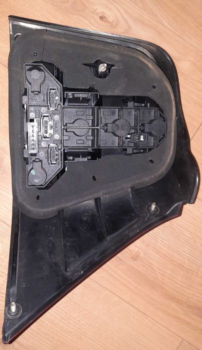 Lampa lewa tyl golf IV