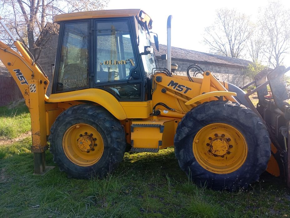 koparko-ładowarkę JCB   SANKO MST M544