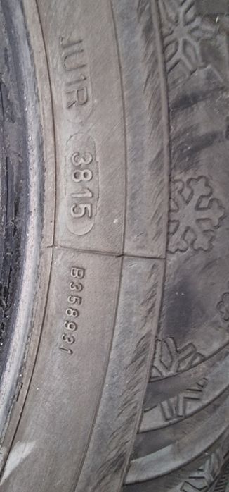 Opony zimowe DUNLOP 215/60R17