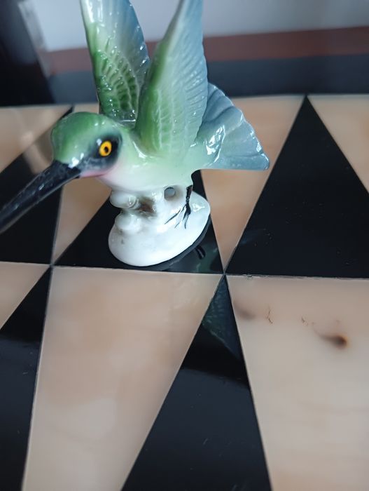Miniatura koliberek szmaragdzik strojny