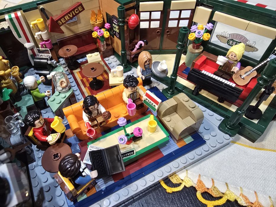 LEGO Ideas: Friends Central Perk - 21319