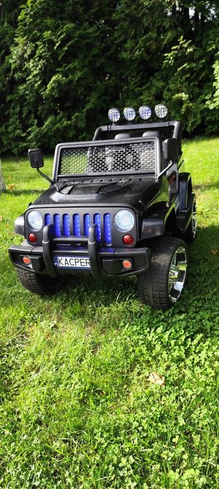 Samochód Jeep 4x4