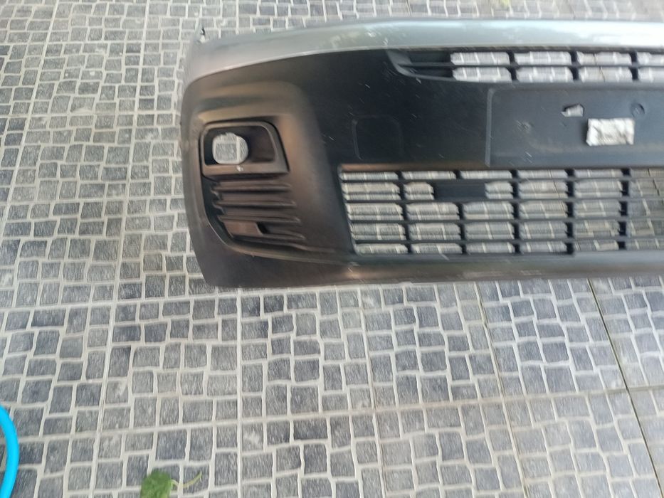 Parachoques Peugeot Partner 2021