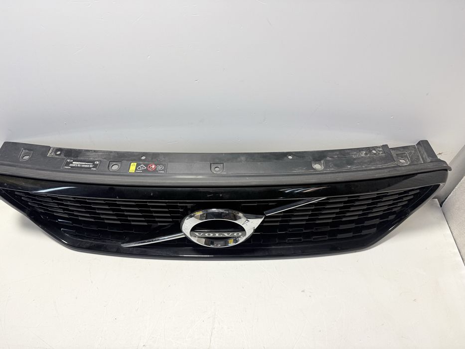Volvo XC40 grill atrapa chłodnicy R-design 18-22