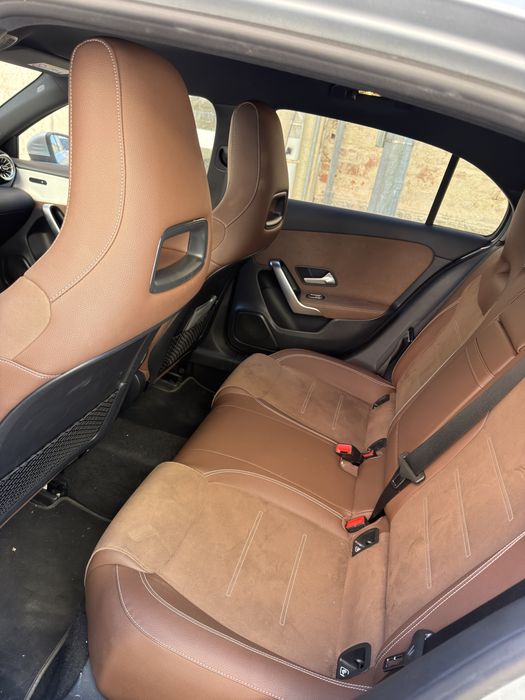Renting Renault Mégane E-Tech524404035357911044