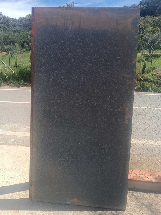 Portão metálico robusto 1.96x2.00m