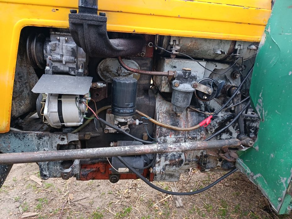 Traktor  ciągnik c330