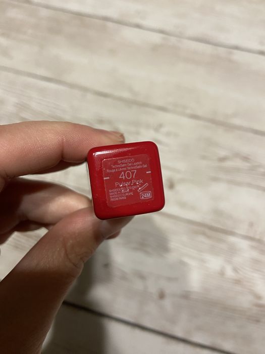 Помада Shiseido TechnoSatin