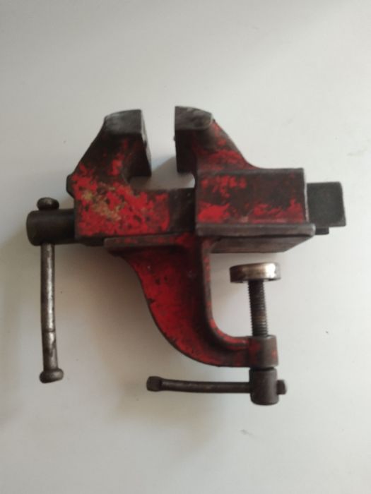 Тіски маленькі !