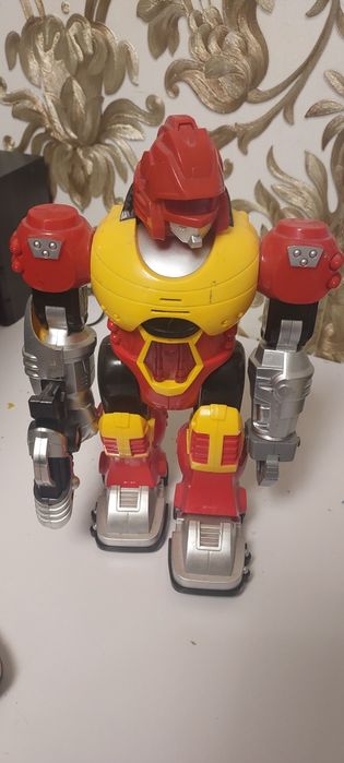 Робот на батарейках