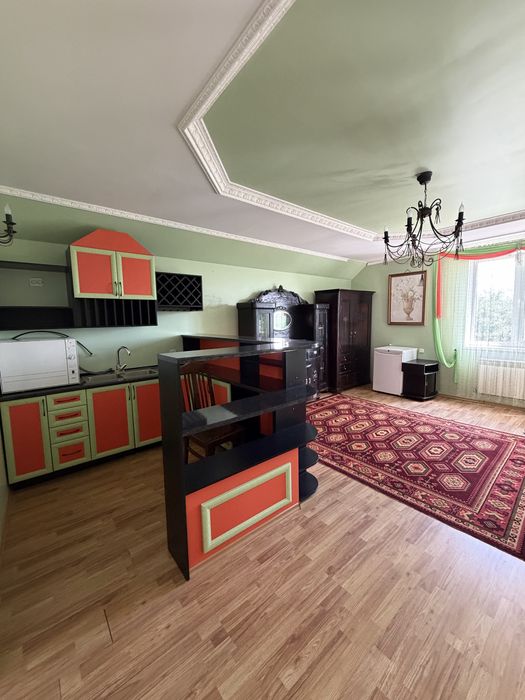 Продам частину будинку на вул. Руська,5