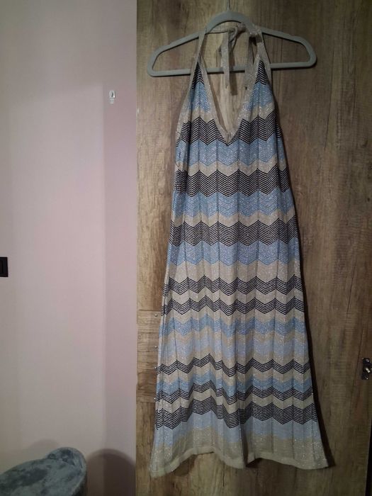 Sukienka z błyszczącą nitką rozm L