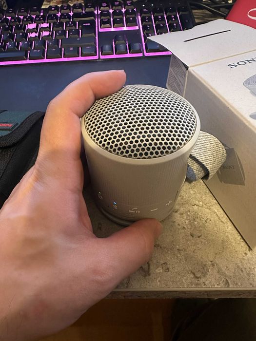 Sony SRS-XB100 — coluna Bluetooth portátil, como nova, com caixa