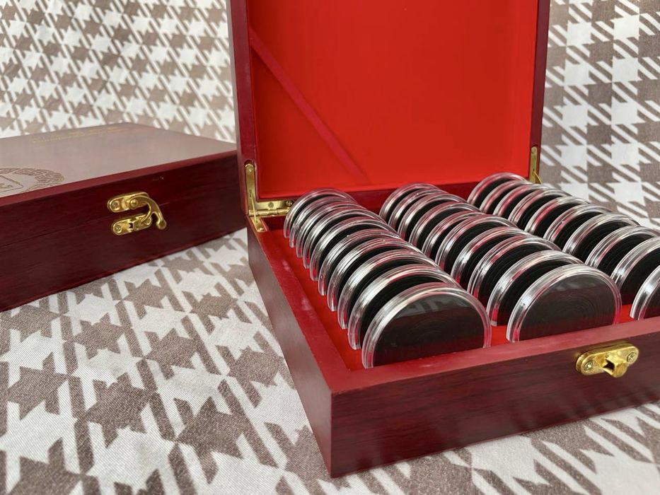 Бокс з дерева для монет + 30 капсул 46мм Капсули для монет