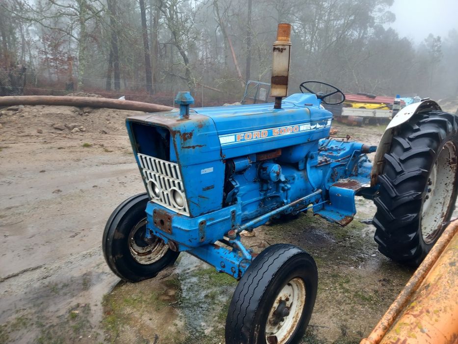 Ford 5000... Máquinas varias