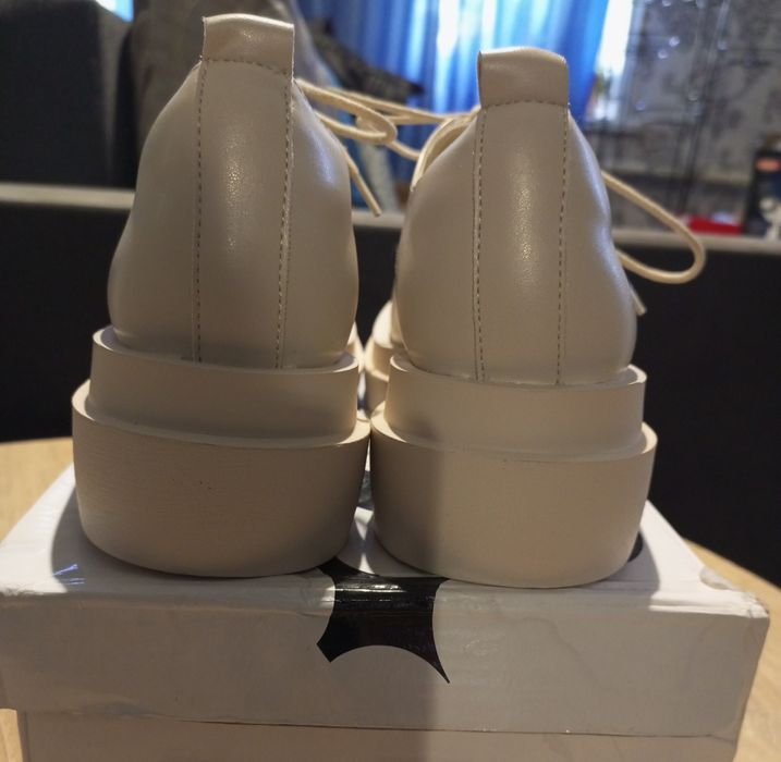 Новые женские туфли