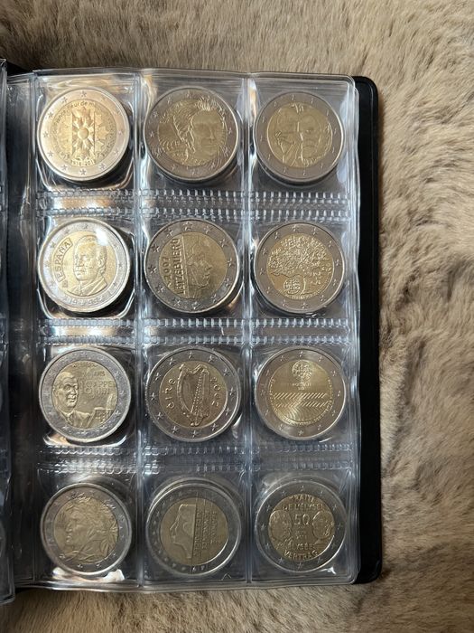 Vendo várias moedas 2€