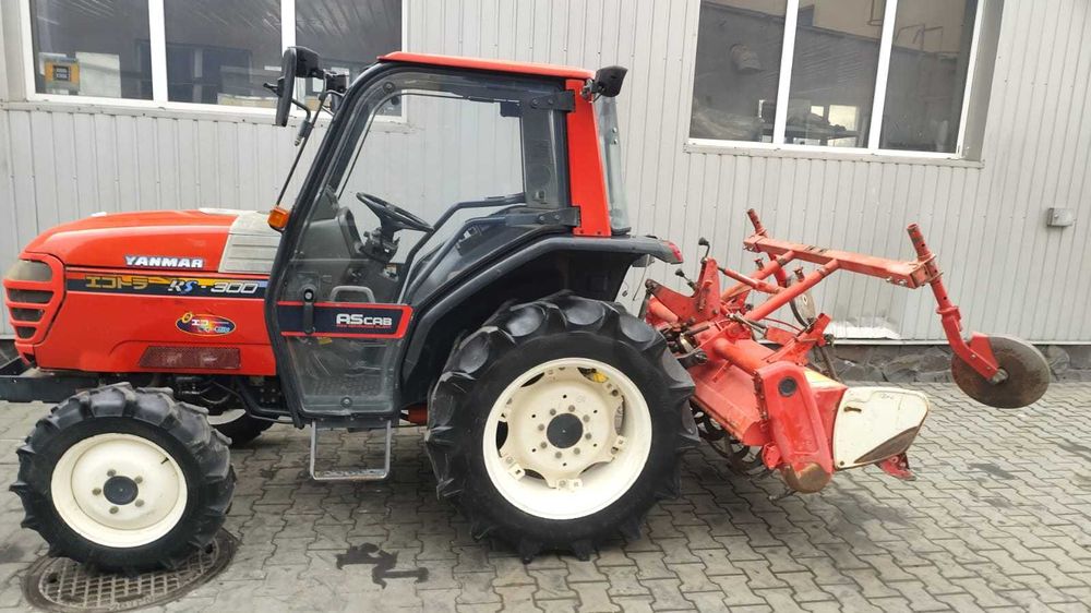 Japoński traktorek Yanmar RS 300 z glebogryzarką 4x4 30 KM Rewers Wspo