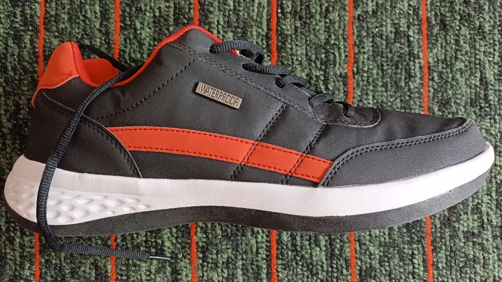 Кроссовки летние