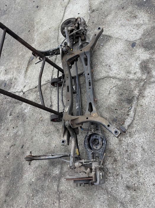 Kia Ceed III Belka zawieszenia tył tylna Oś kompletna z piastami