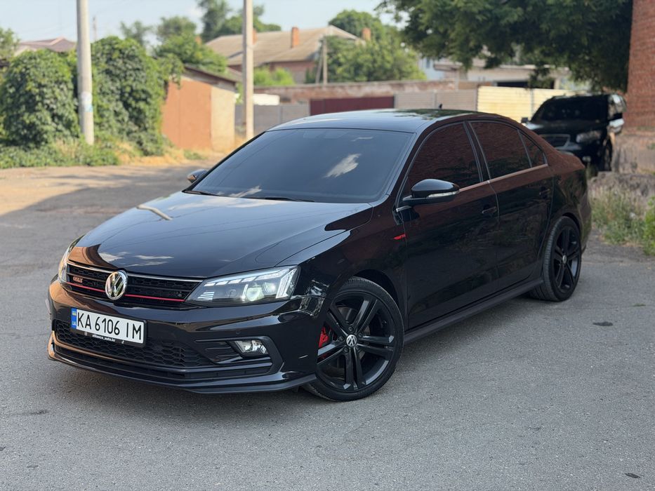 Volkswagen Jetta GLI
