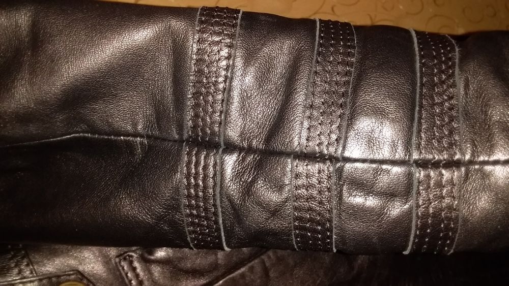 Женский кожаный плащ