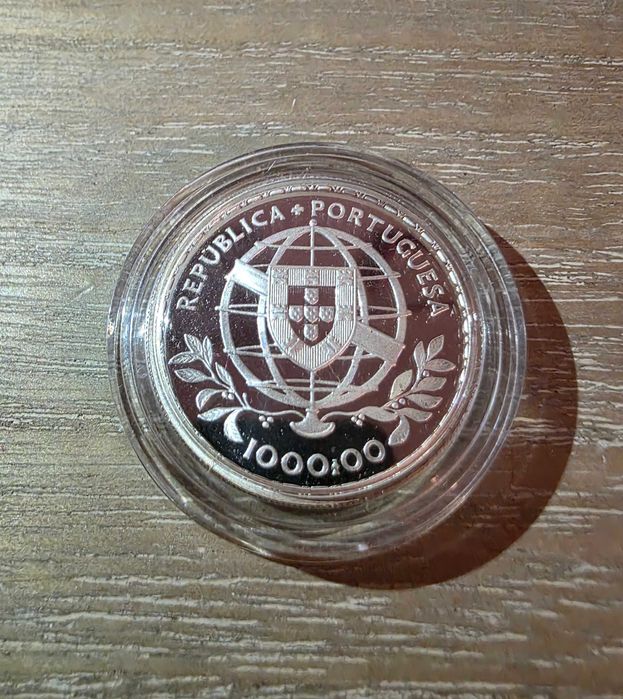 Moeda Comemorativa Proof em Prata 925 – IV Centenário da Morte de Luís de Camões – 1000 Escudos – INCM