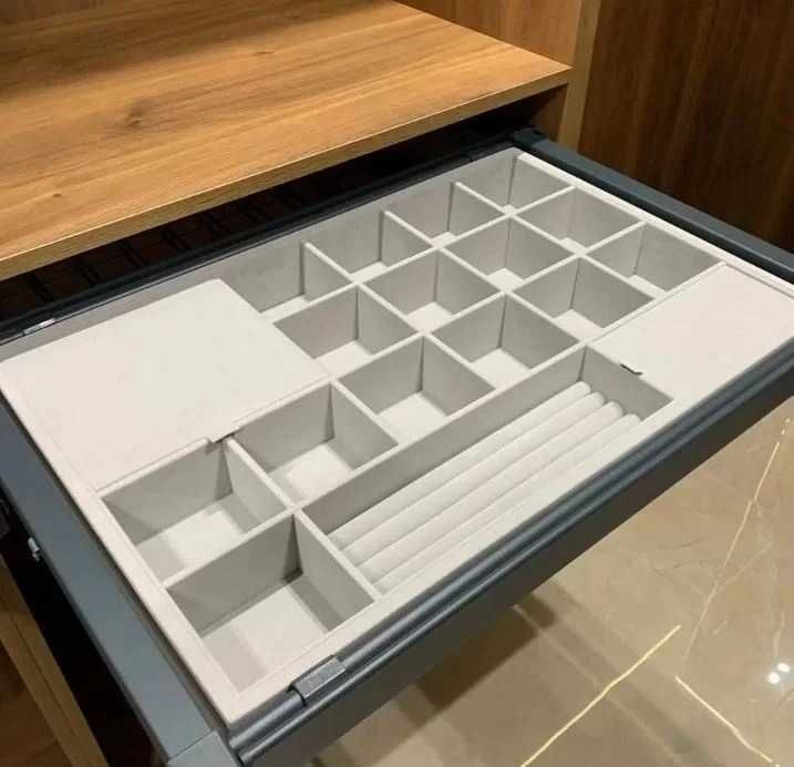 Гардероби, шафи-купе, системи зберігання під ключ. Прорахунок по тел.