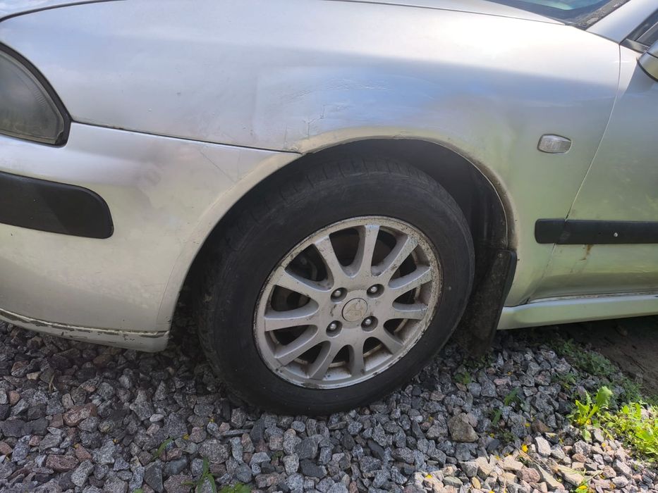 Автомобиль Mitsubishi Carizma