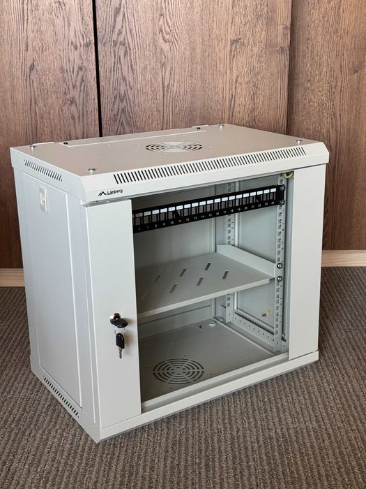 Landberg szafka rack 19" + półka + patchpanel - za połowę ceny sklepowej