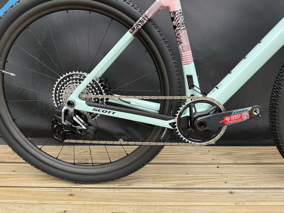 Scott addict gravel 10 / 2026