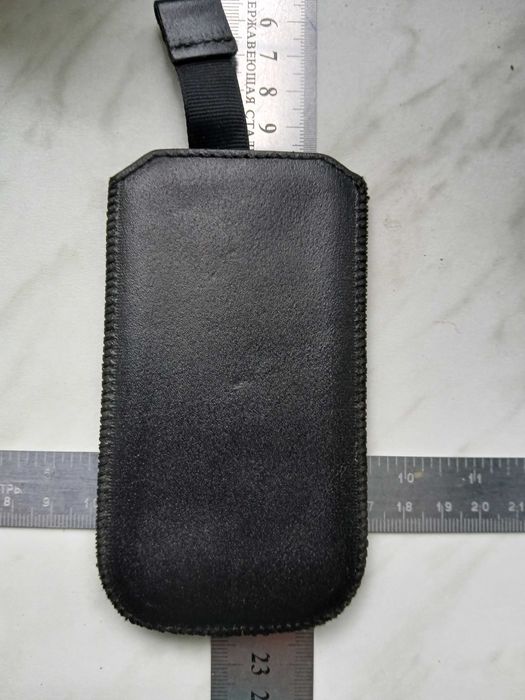 Кожаный чехол на маленький телефон старой модели