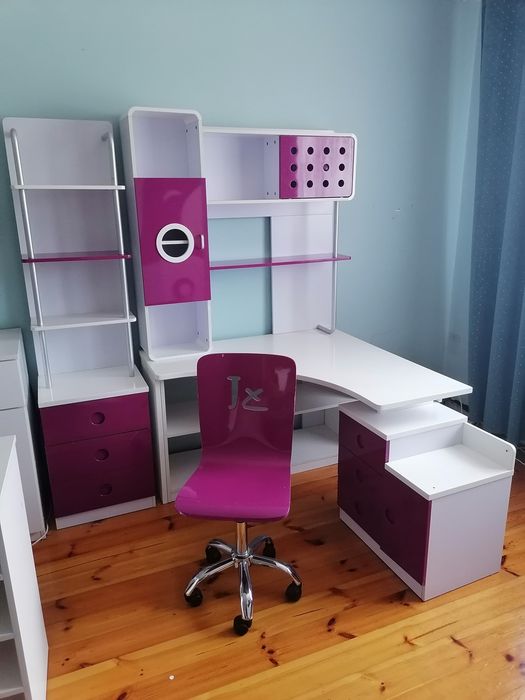 Komplet mebli do pokoju dziewczynki