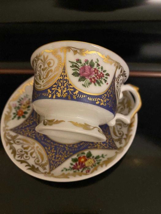 Coleção de chávenas de café  "Museu da Porcelana" da Art Gallery.
