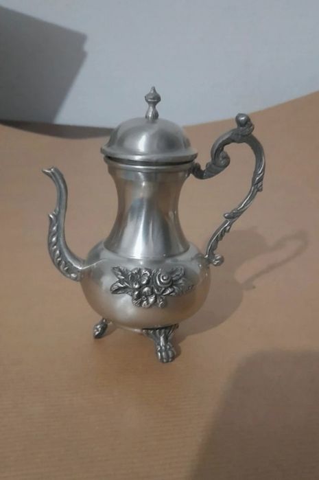 Bule de chá em estanho marca LMB