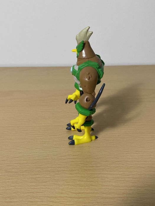 Ben 10 Omniverse Kickin Hawk Bandai