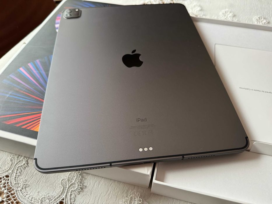 Apple iPad Pro 12,9" 5 gen M1 128GB Cellular klawiatura ZAGG