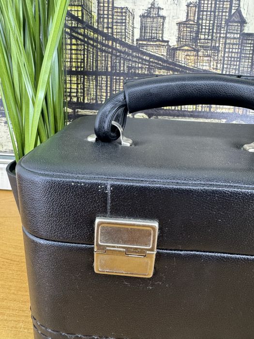 Elegancka walizka kosmetyczna marki Bermas