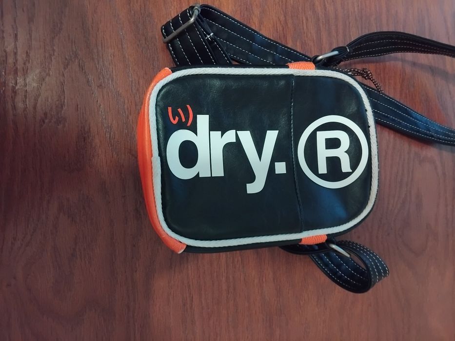 Torebka na ramię SUPERDRY