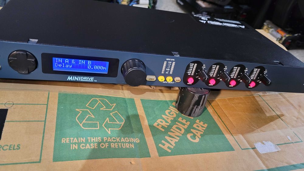 System zarządzania głośnikami BSS FDS-334 MiniDrive crossover