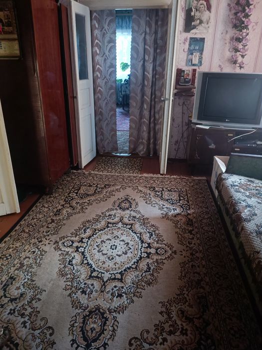 Продаж  будинку в селі.