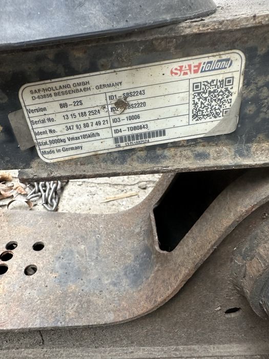 Вісь напівпречіпа гігант