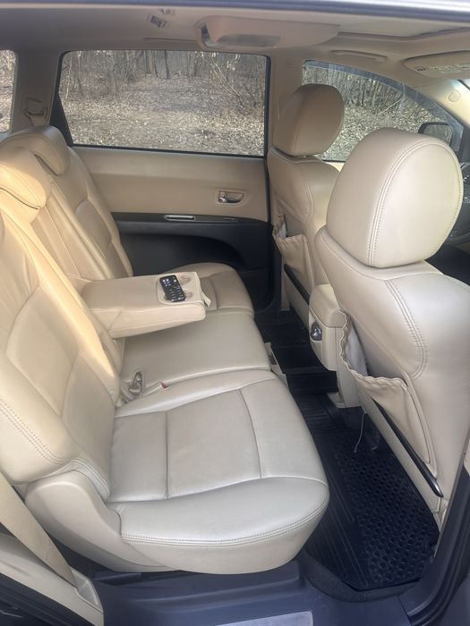 Субару Трібека 2008 року