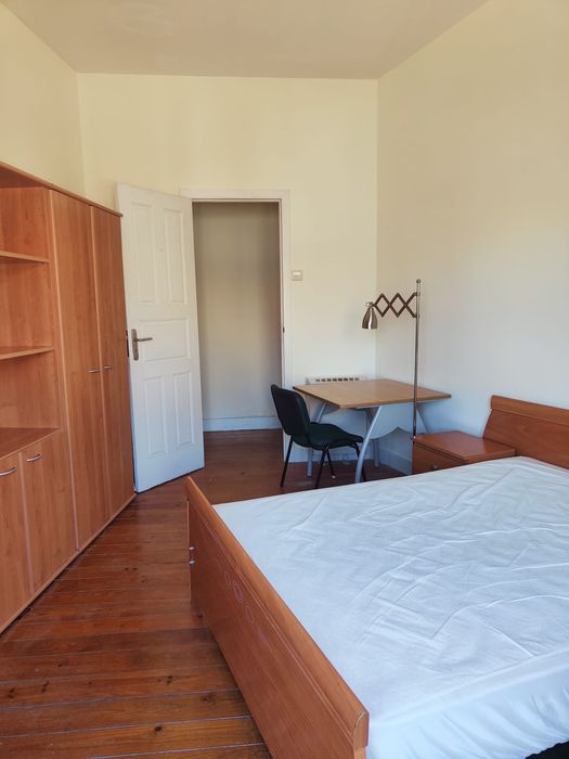 Alugo quarto a 10 min Casa da Musica