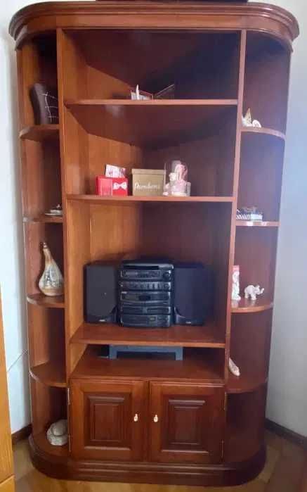 Estante de Canto Vintage – Elegante e Resistente