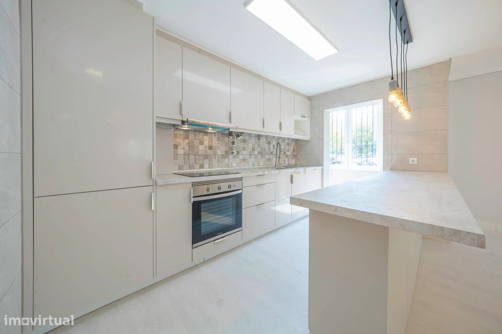 Apartamento T2 Remodelado em São Sebastião, Setúbal – Conforto, Qualid