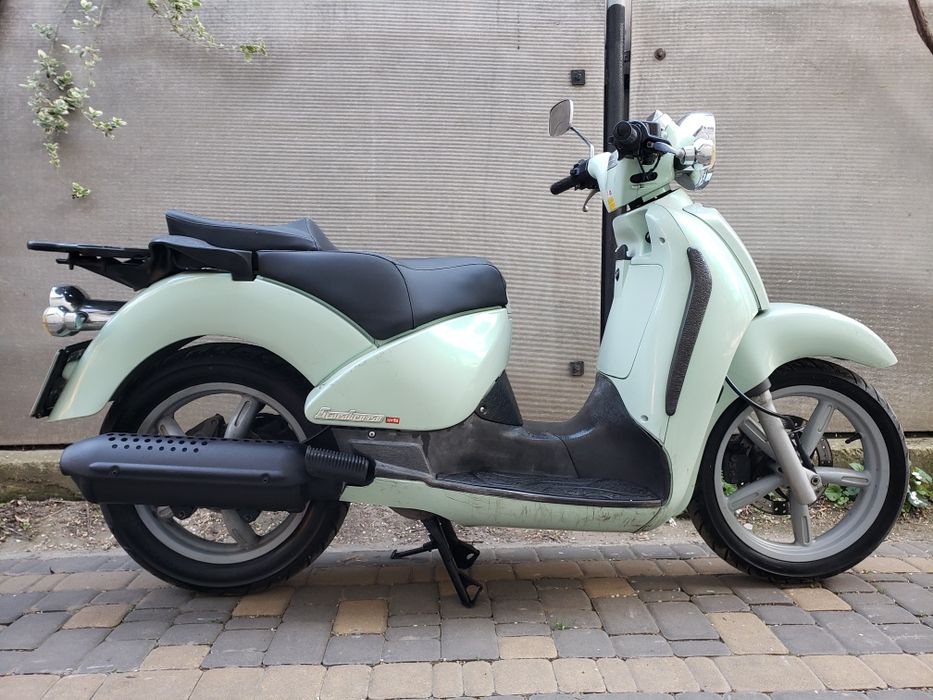 Скутер Aprilia Scarabeo 150