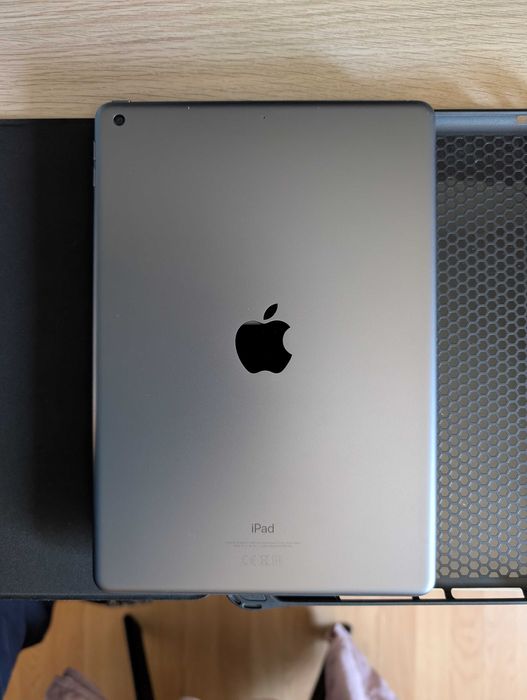 Apple iPad cinzento sideral 64 GB Wi-Fi c/ capa, teclado, caneta e hub