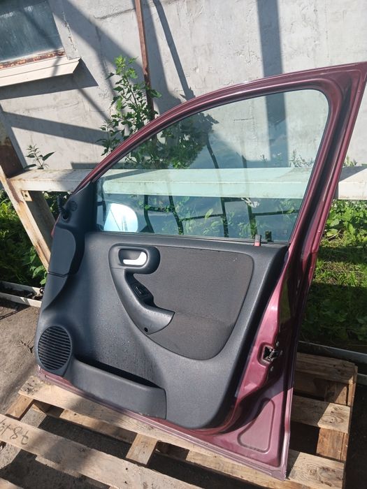 Opel corsa C drzwi prawy przód przednie prawe pasażera kompletne kpl