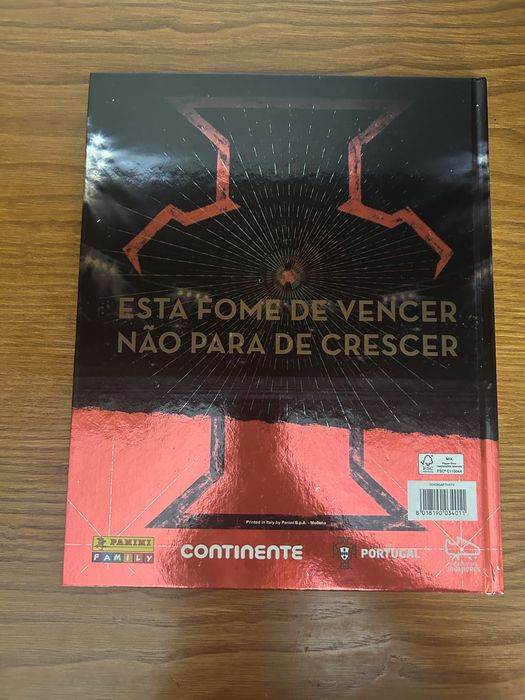Caderneta Panini “Fome de Vencer 2022” – Capa Dura | Nova e Completa